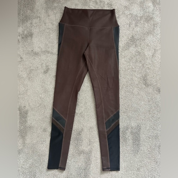 Alo Yoga Elevate High Rise Leggings Mink Brown and Black Size Small - Picture 2 of 8